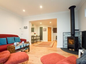Living area - 4 Bed in Bridgend (oc-87141) (Ogmore-by-Sea)