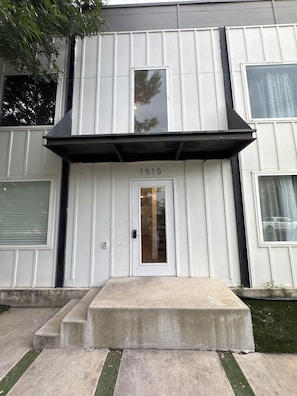 Exterior detail - Modern Luxe Escape with Spa Shower, Digital Fireplace & Prime Location (Dallas)