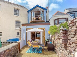 Outdoor dining - 3 Bed in Torpoint (oc-85906) (Kingsand)