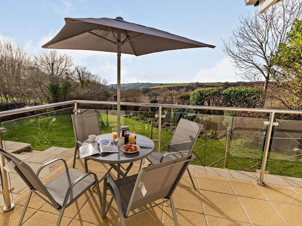 Outdoor dining - 2 Bed in Bude (oc-87225) (Kilkhampton)