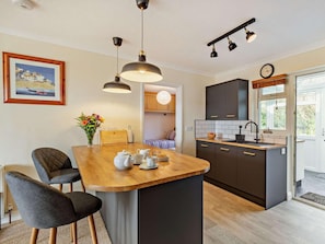 Microwave, oven, dishwasher, high chair - 2 Bed in Bude (oc-87225) (Kilkhampton)