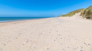 Beach - 2 Bed in Aberdyfi (oc-dy049) (Aberdovey)