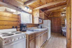 Bungalow Cabin | Private kitchen - Marval Resort  (GORE)