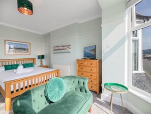 Travel cot, free WiFi, bed sheets - 3 Bed in Aberdyfi (oc-dy053) (Aberdovey)