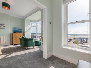 TV - 3 Bed in Aberdyfi (oc-dy053) (Aberdovey)