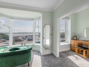 Interior - 3 Bed in Aberdyfi (oc-dy053) (Aberdovey)