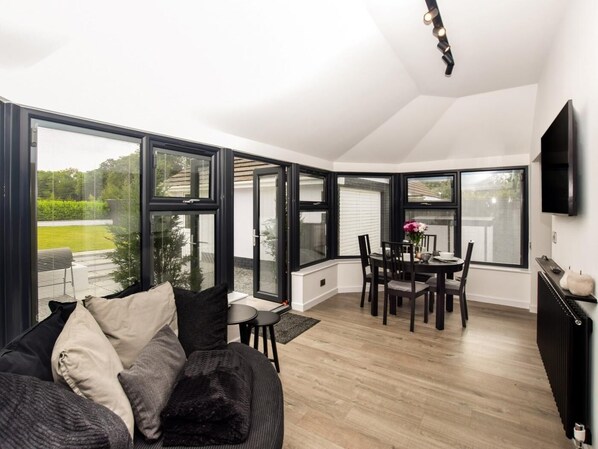 Living area - 2 Bed in Holsworthy (oc-86485) (Holsworthy Hamlets)