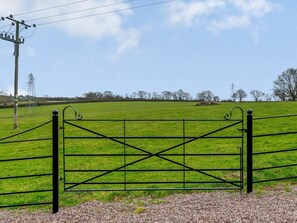 Property grounds - 1 Bed in Shrewsbury (oc-86591) (Leighton)