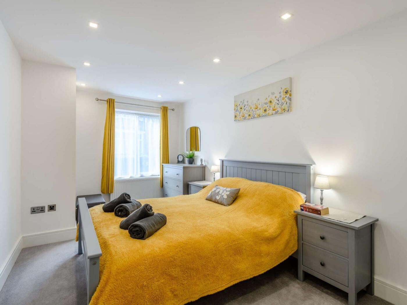 2 bedrooms, WiFi (free), bed sheets