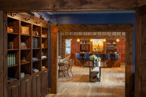 Dining - Tumbling River Ranch (Grant)