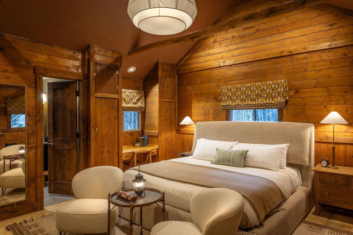 Cabin, 1 King Bed, Fireplace | Bed sheets