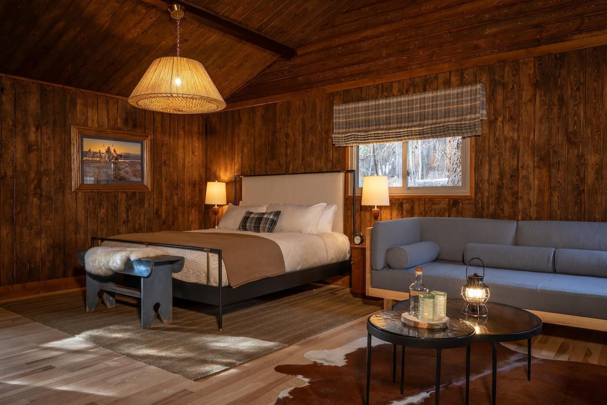 Deluxe Cabin, Multiple Beds, Fireplace | Bed sheets