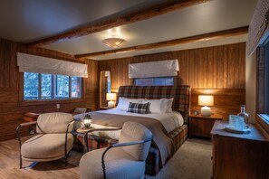 Cabin, 1 King Bed, Fireplace, Mountain View | Bed sheets