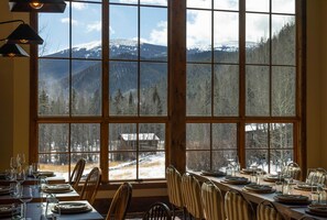 Dining - Tumbling River Ranch (Grant)