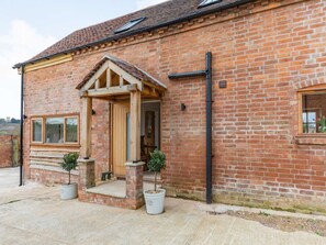 Exterior - 3 Bed in Pershore (oc-86760) (Eckington)
