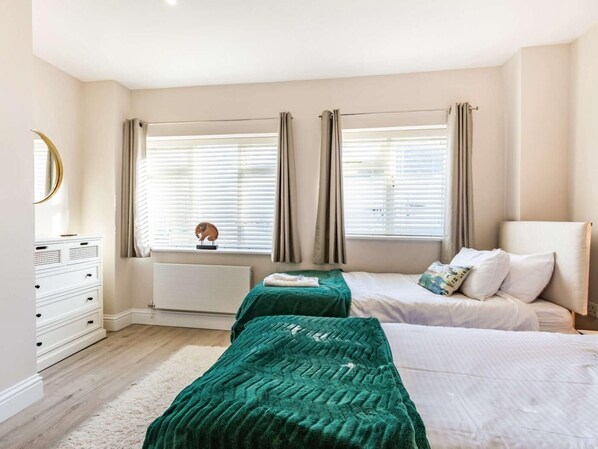 Room - 4 Bed in Bideford (oc-86776) (Appledore)