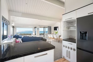 Interior - Sandbanks - Papamoa Holiday Home (Papamoa)