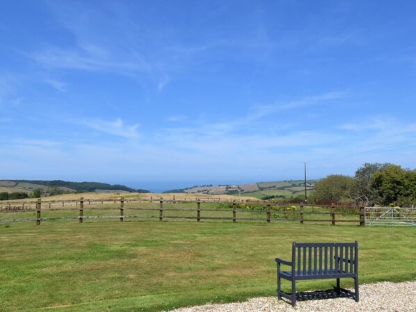 Property grounds - 2 Bed in Ilfracombe (oc-86938) (Berrynarbor)