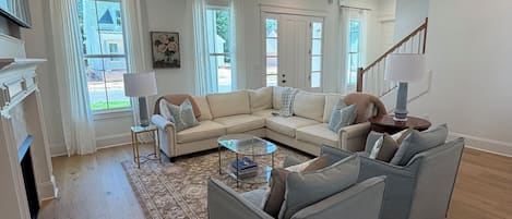 Smart TV, fireplace, stereo
