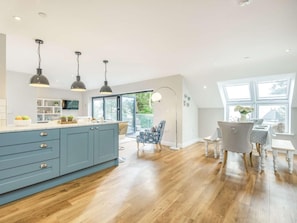 Interior - 3 Bed in Aberdovey (oc-86932) (Aberdovey)