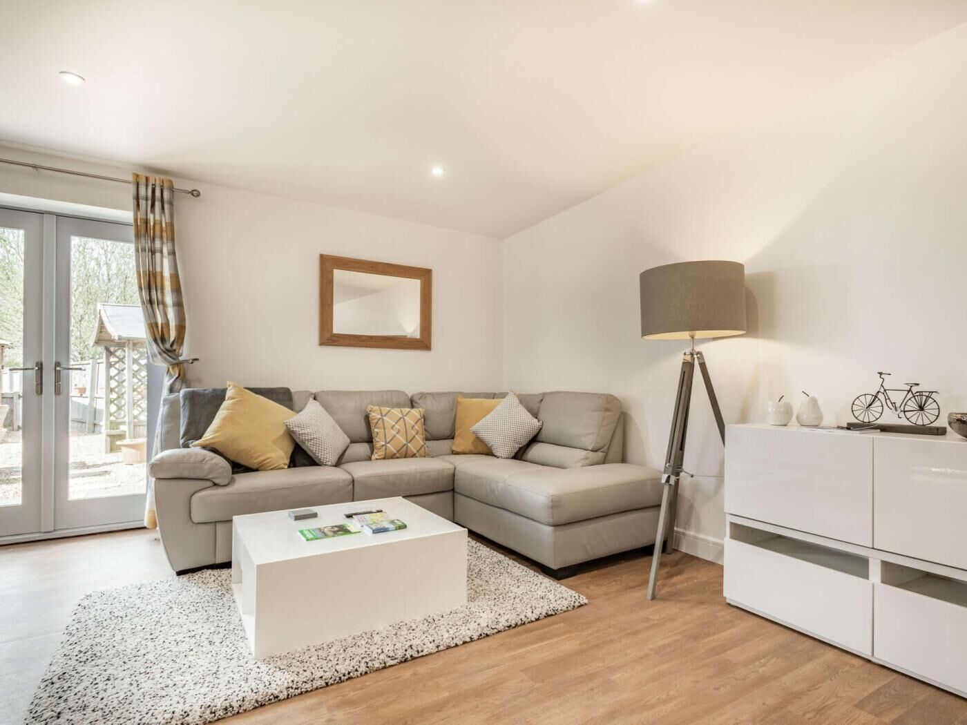 2 Bed In Trowbridge (Oc-87056) - Wiltshire