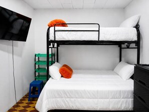 Room - Mike Mar (Sonsonate)