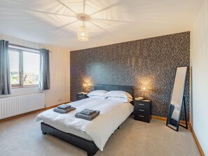 Travel crib, WiFi (free), bed sheets - 4 Bed in Morpeth (oc-86132) (Warkworth)
