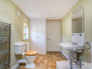 Bathroom - 2 Bed in Kirriemuir (oc-86235) (Logie)