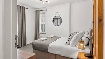 4 bedrooms, free WiFi, bed sheets