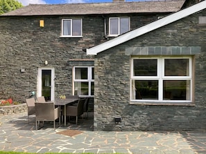 Outdoor dining - 4 Bed in Keswick (oc-86248) (Rosthwaite)