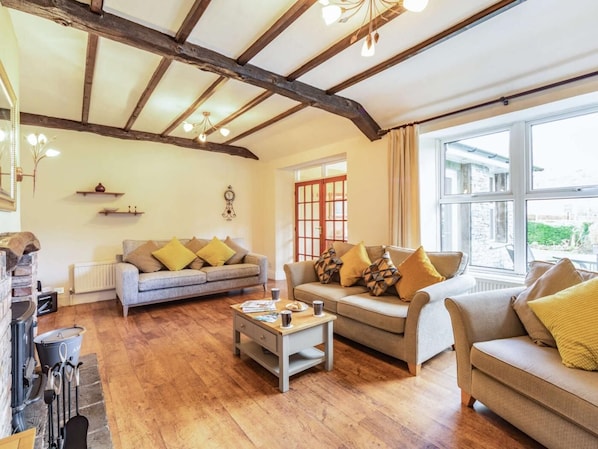 TV, fireplace - 4 Bed in Keswick (oc-86248) (Rosthwaite)