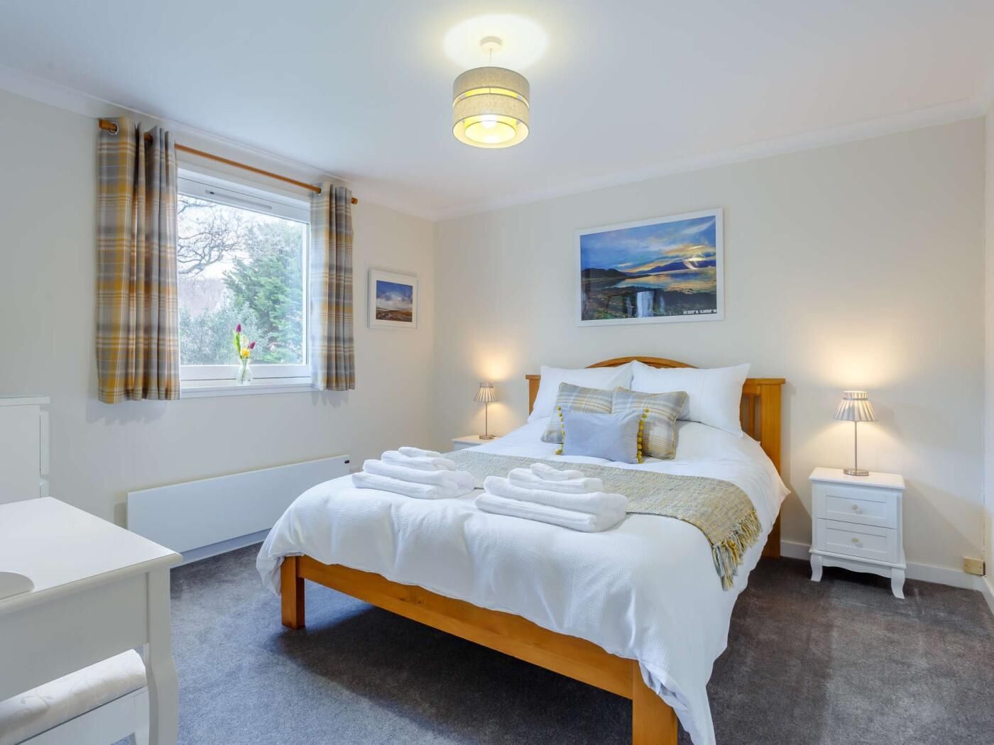 2 bedrooms, travel cot, free WiFi, bed sheets