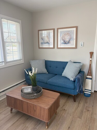 Your Jersey Shore Escape - Cozy Bungalow blocks from the beach and boardwalk