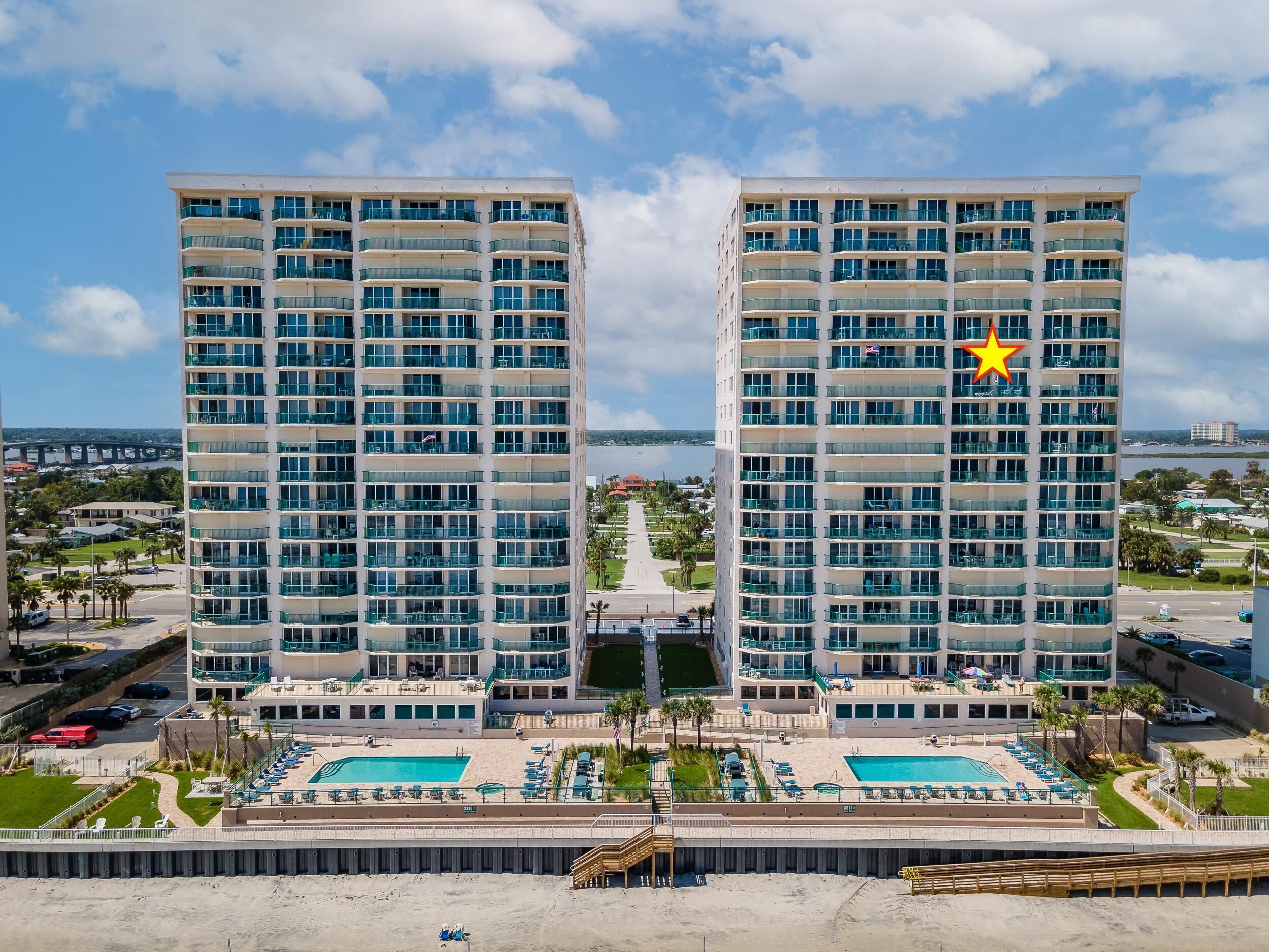 Condo, Multiple Beds (DiMucci Twin Towers 1402) | Exterior