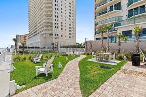 Apartment, Mehrere Betten (DiMucci Twin Towers 1402) | Speisen im Freien