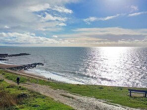 Beach - 4 Bed in Bridport (oc-86538) (Bridport)