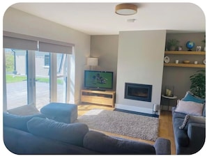 Living area - 4 bed detached house in Barna, Galway. Located between Salthill & Barna village. (Galway)