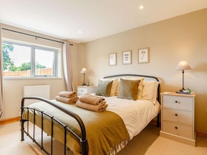 Travel cot, free WiFi, bed sheets - 1 Bed in Bridgwater (oc-86979) (Edington)
