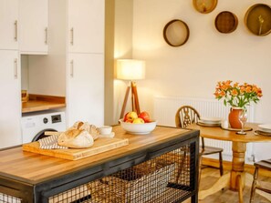Dining - 1 Bed in Bridgwater (oc-86979) (Edington)