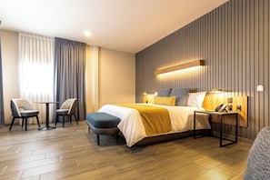 In-room safe, desk, laptop workspace, free WiFi