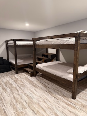 3 bedrooms, free WiFi, bed sheets