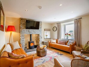 Living area - 4 Bed in Betws-y-coed (oc-87315) (Pentrefoelas)