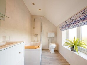Bathroom - 4 Bed in Betws-y-coed (oc-87315) (Pentrefoelas)
