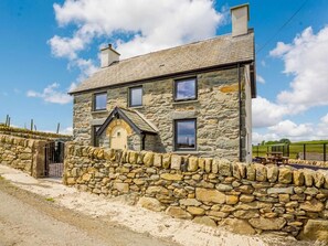 Exterior - 4 Bed in Betws-y-coed (oc-87315) (Pentrefoelas)