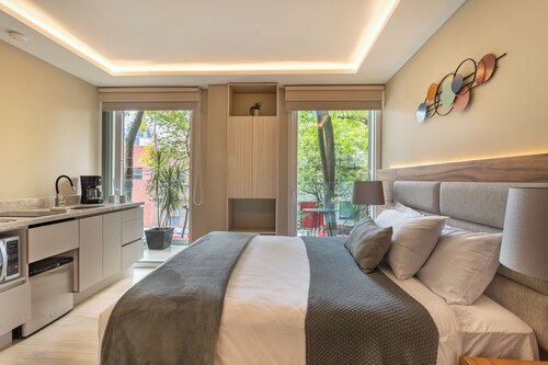 TO BE SUITES