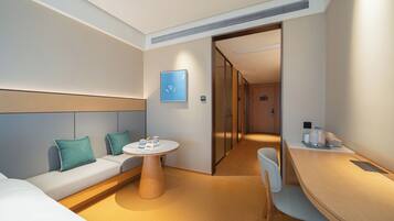 Superior Twin Room, City View | Desk, laptop workspace, free WiFi