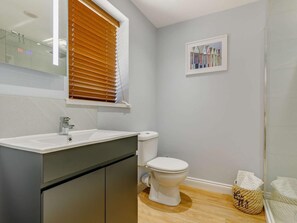 Towels - 2 Bed in Derby (oc-87408) (Stanton by Bridge)