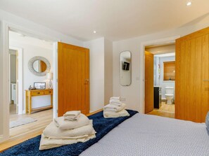 Free WiFi, bed sheets - 2 Bed in Derby (oc-87408) (Stanton by Bridge)