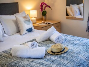 WiFi (free), bed sheets