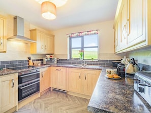 Microwave, oven, dishwasher, high chair - 3 Bed in Berwick-upon-tweed (oc-87777) (Lamberton)